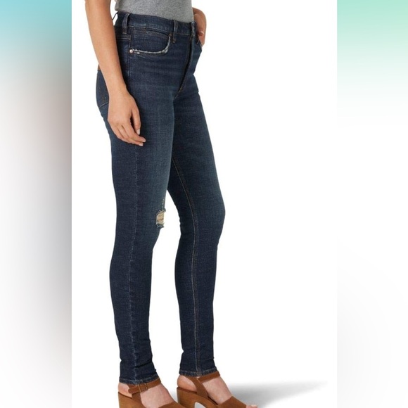 NWT Women’s Wrangler Retro HR Skinny Jeans - Picture 2 of 15